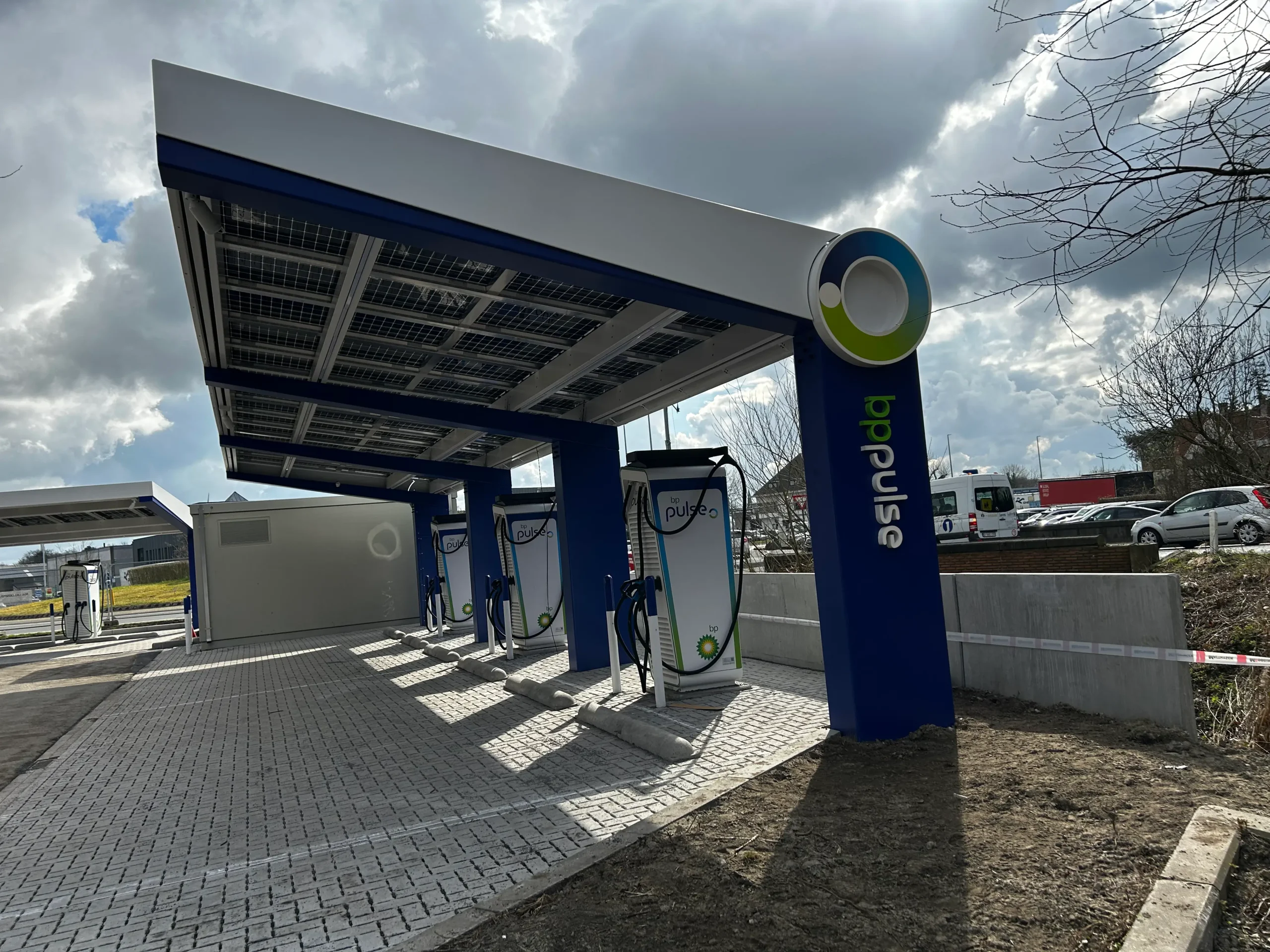 BP-Loppem-1 Covered forecourt parking with OPTI Bluetop Solar Parking and BlueRoof at BP Loppem