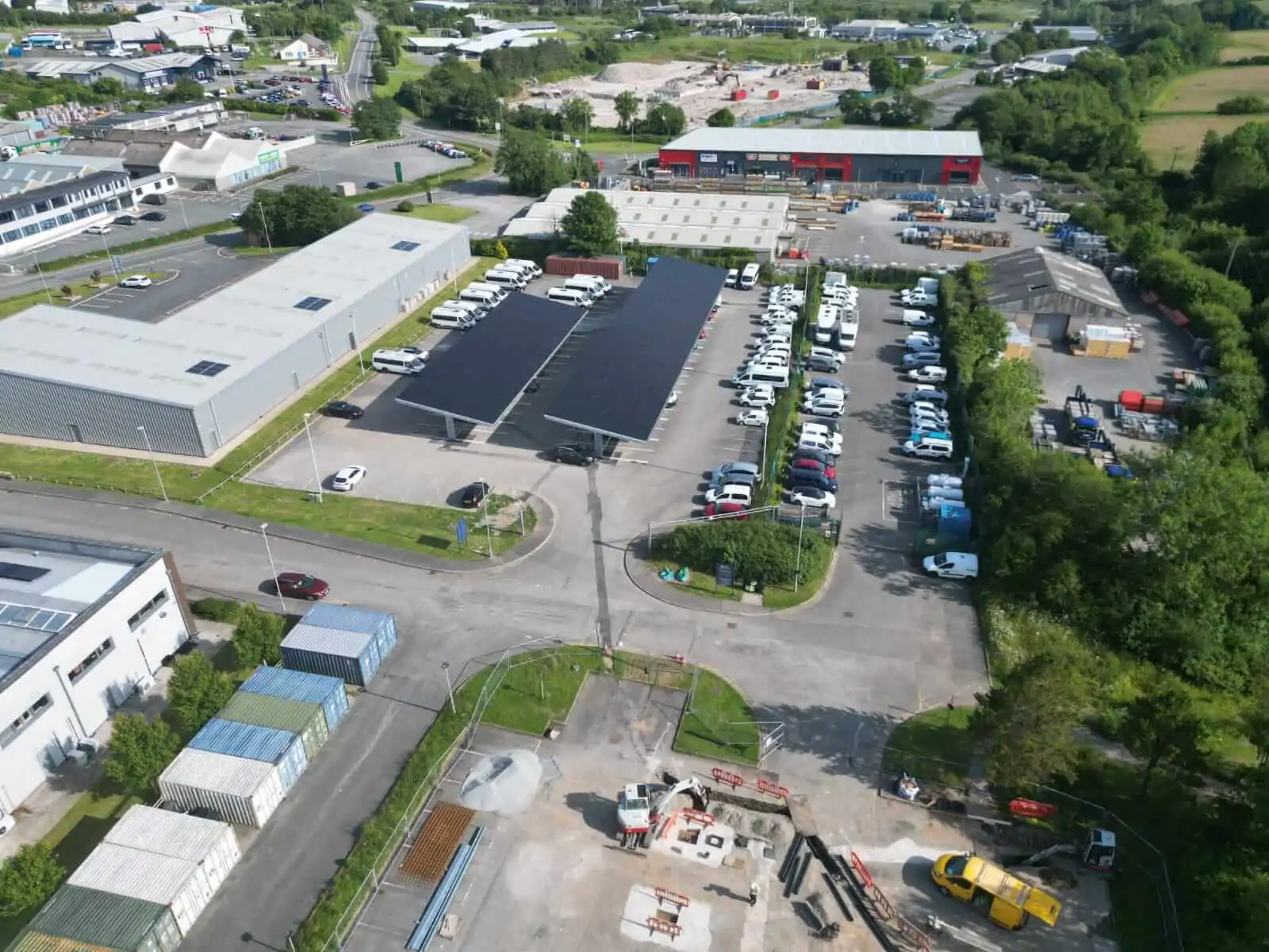 Paultons Park - 3 Covered visitor parking with OPTI Bluetop Solar Parking and BlueRoof at Paultons Park