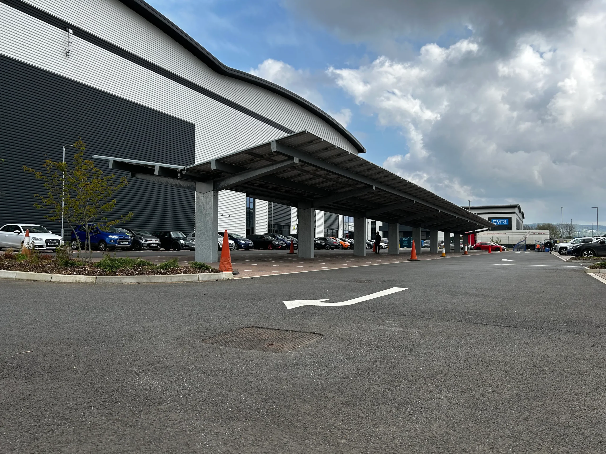 Pannattoni Park - Aylesford - 2 Bluetop Solar Parking OPTI solution for logistics parking at Panattoni Park